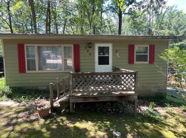 608 jill, Harrison, MI 48625