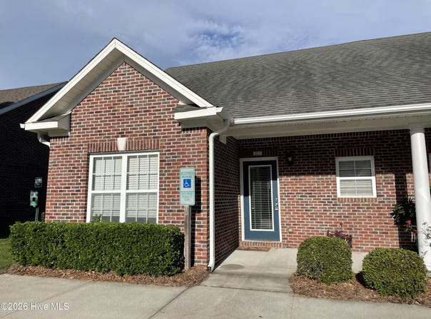 221 Hibiscus Way, Wilmington, NC 28412