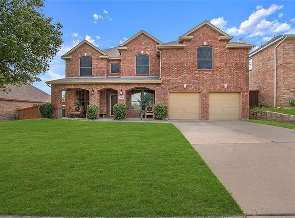 1018 Hollow Creek Drive, Cedar Hill, TX 75104
