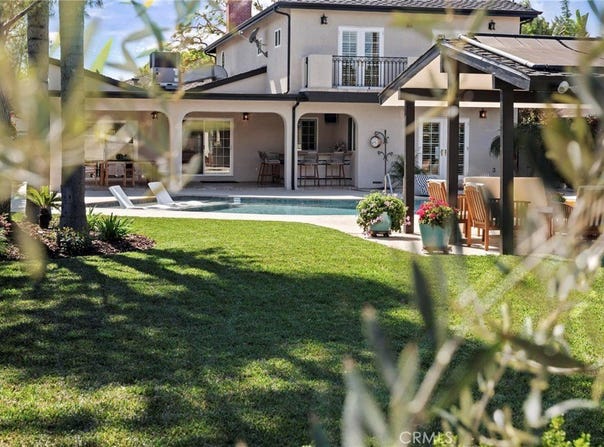 5748 Hillview Park Avenue, Valley Glen, CA 91401