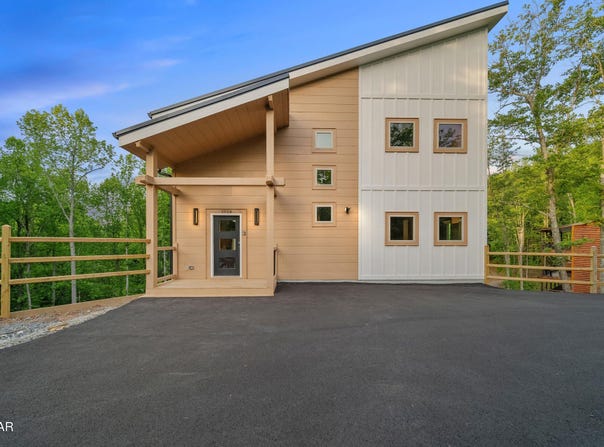 1924 Pine Court, Sevierville, TN 37876