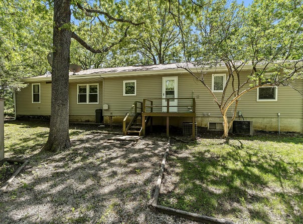 1133 E 318th Road, Flemington, MO 65650