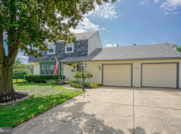 154 FORGE Road, DELRAN, NJ 08075