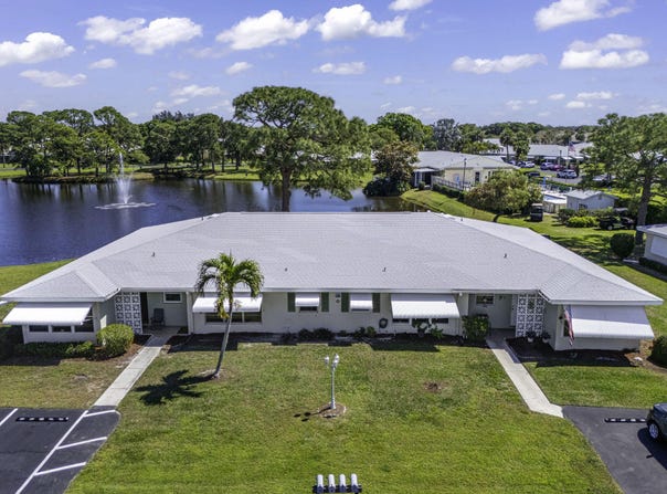 106 Lakes End Drive, Fort Pierce, FL 34982