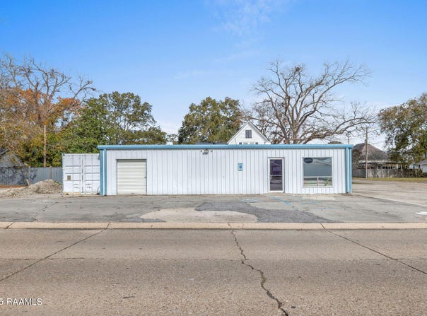 302 W Plaquemine Street, Jennings, LA 70546