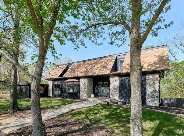 2111 Davis Drive, High Ridge, MO 63049