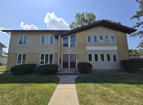 1500 Camellia Drive, Munster, IN 46321