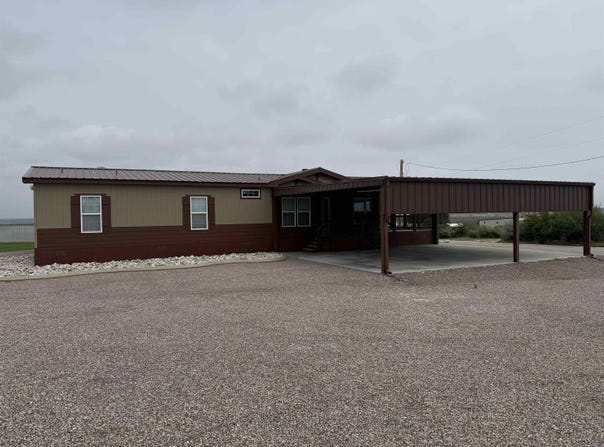 141 Round Mountain, Del Rio, TX 78840