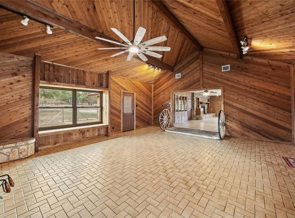 301 County Road 320, Bertram, TX 78605