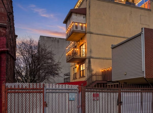360 S 3RD ST, Brooklyn, NY 11211