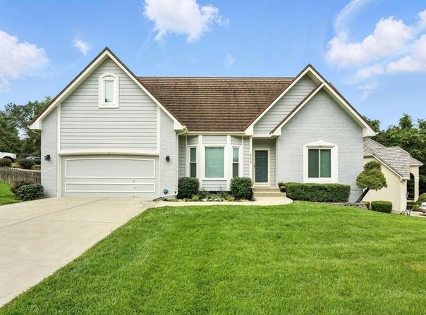 5136 NE Ash Grove Drive, Lee's Summit, MO 64064
