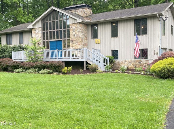 203 Oak Lane, Johnson City, TN 37604