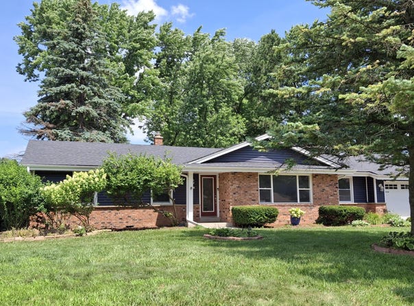 6604 W Glenbrook Rd, Brown Deer, WI 53223