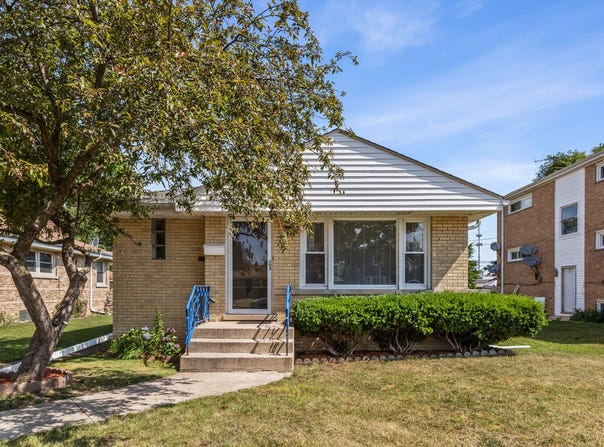5128 Suffield Court, Skokie, IL 60077