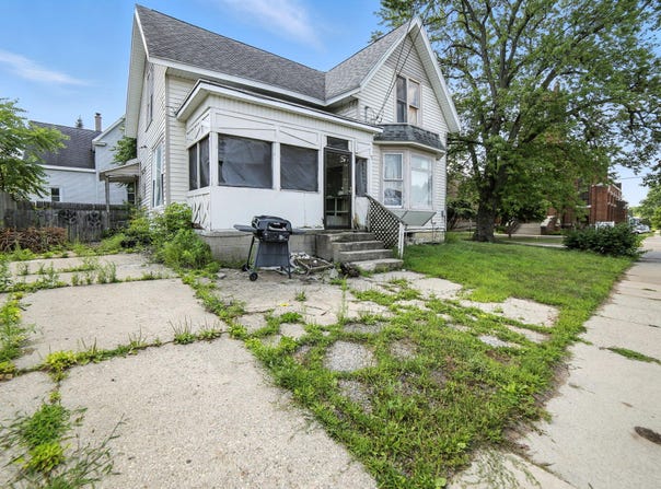 404 S Bridge Street, Belding, MI 48809