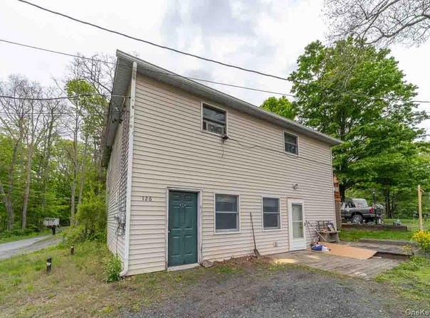 126 Red Top Road, Wallkill, NY 12589