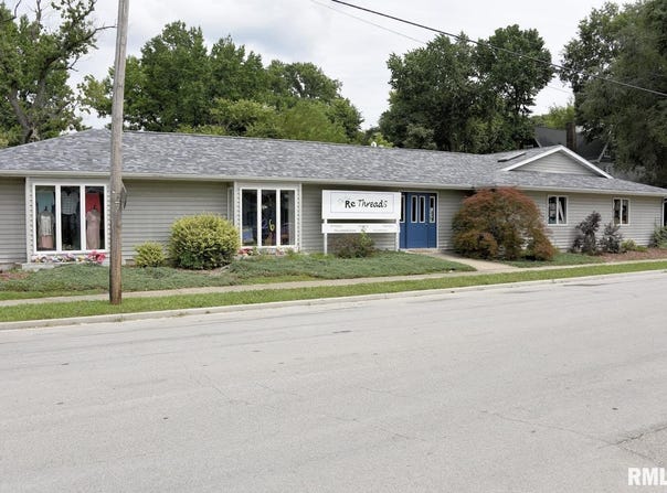 320 N WALNUT Street, Taylorville, IL 62568