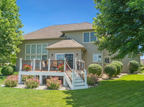 1306 McCormick Dr, Nappanee, IN 46550