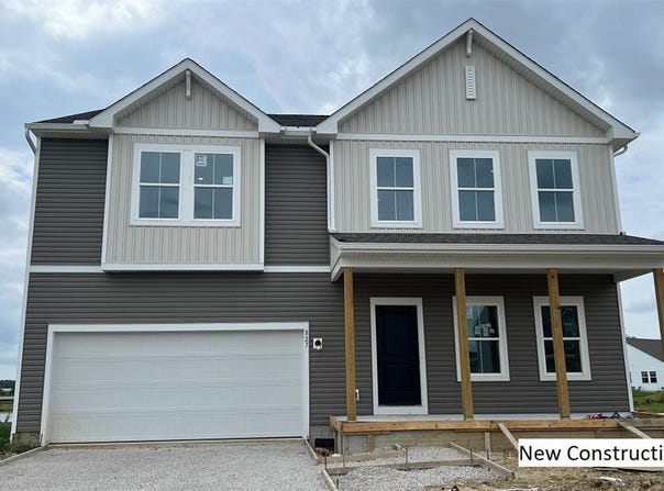 827 Meadow Lake Drive, Elyria, OH 44035