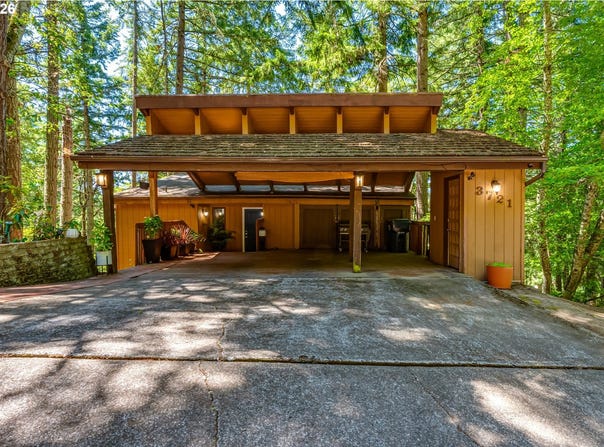 3721 PINE CANYON Dr, Eugene, OR 97405
