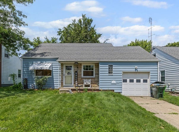 1029 W College Road, Alliance, OH 44601