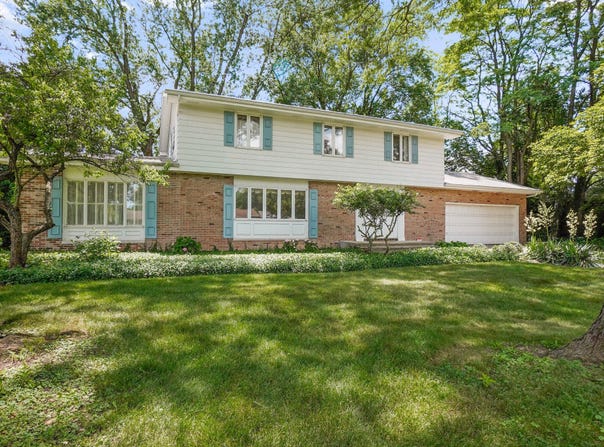 2511 W 58th Place, Merrillville, IN 46410