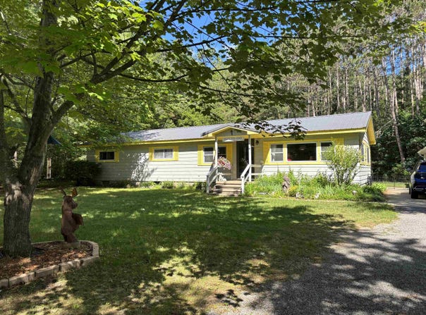 2190 Pine Crescent, Farwell, MI 48622