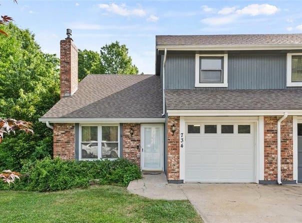 734 S Avalon Circle, Olathe, KS 66062