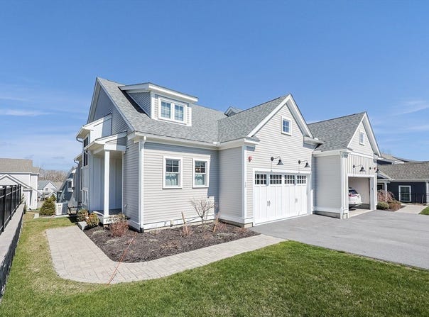13 Birkdale Ln, Hopkinton, MA 01748