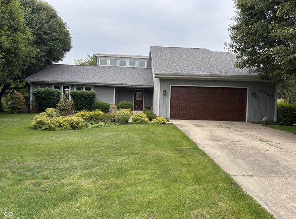 4760 Winterberry Place, Columbus, IN 47201