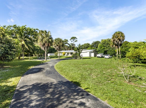 5200 Club Road, Haverhill, FL 33415
