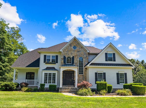 240 Cobble Pond Road, Zanesville, OH 43701