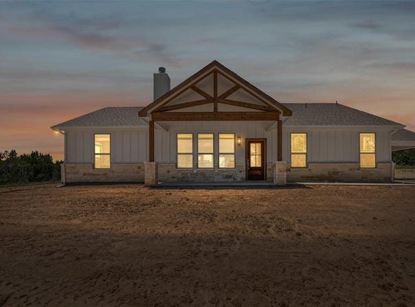 5470 Compass Way, Bluff Dale, TX 76433