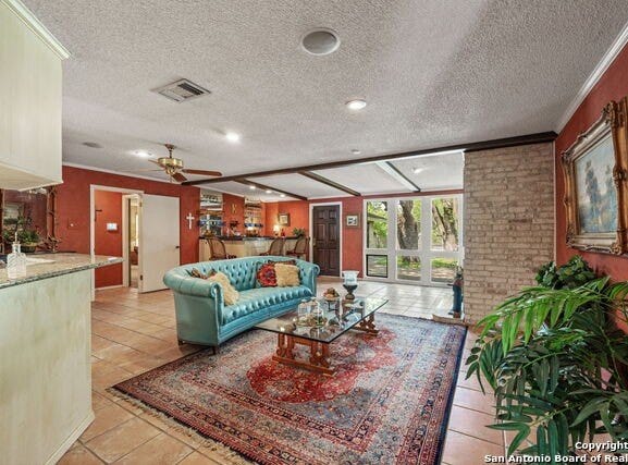 11 El Norte Circle, Uvalde, TX 78801