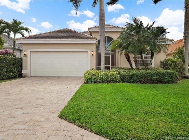 3190 SE Carrick Green Court, Port St Lucie, FL 34952