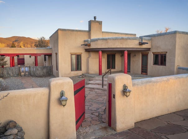 125 De Teves, Taos, NM 87571-0000