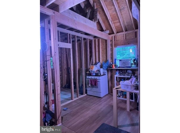 659 FALCONWOOD ROAD, PAW PAW, WV 25434