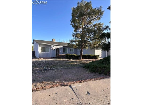 2 White Place, Pueblo, CO 81001