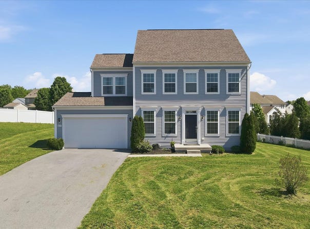 1035 CALVERT Circle, BUNKER HILL, WV 25413