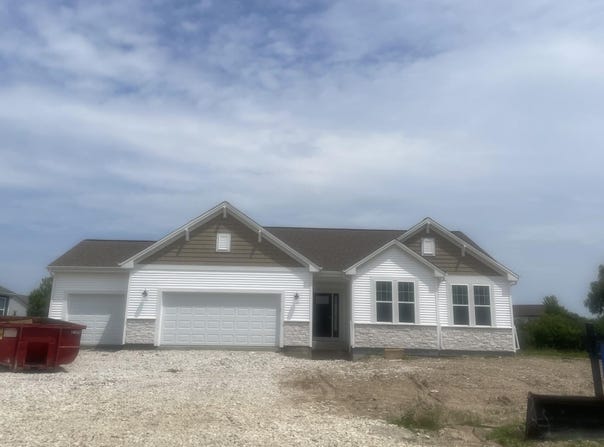 W168n10090 Bittersweet Trl, Germantown, WI 53022