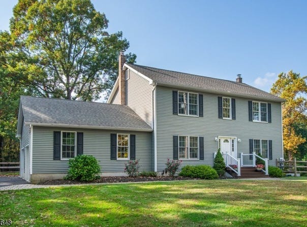 9 Old Traveled Way, Roxbury Twp., NJ 07852-2500