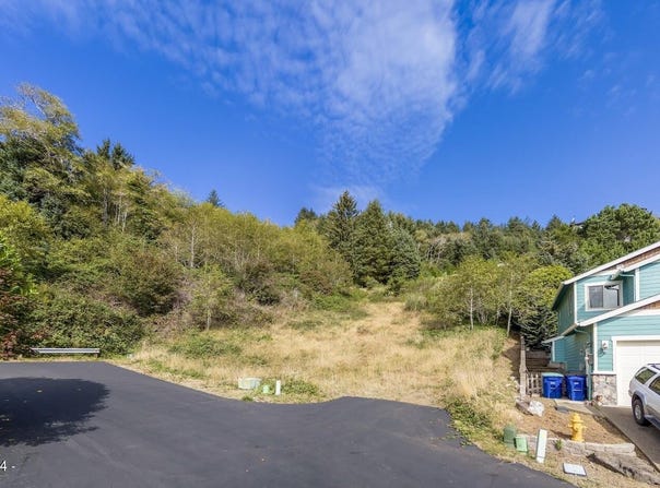 8900 NE Harbor View Place, Depoe Bay, OR 97341