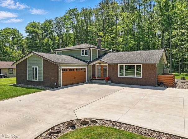 35260 Martin Road, Willoughby Hills, OH 44094
