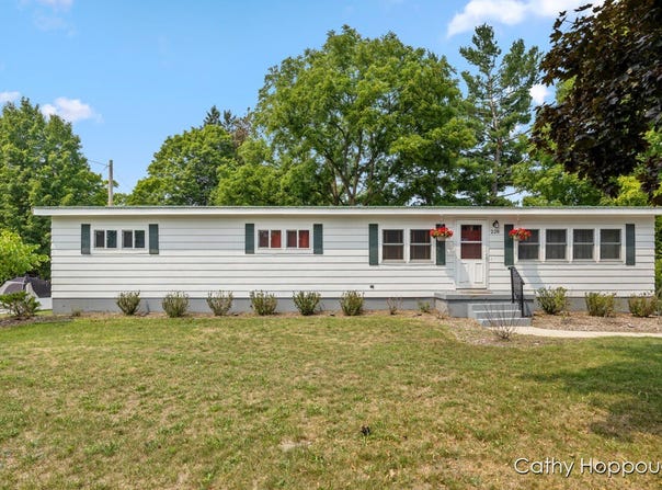 226 Spruce Street, Howard City, MI 49329