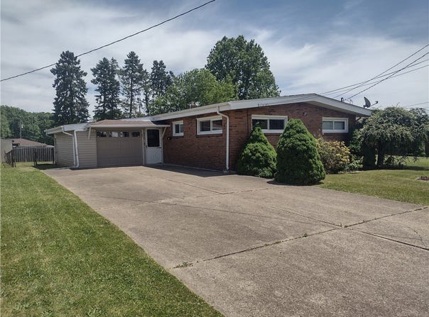 313 Chester Drive, Lower Burrell, PA 15068