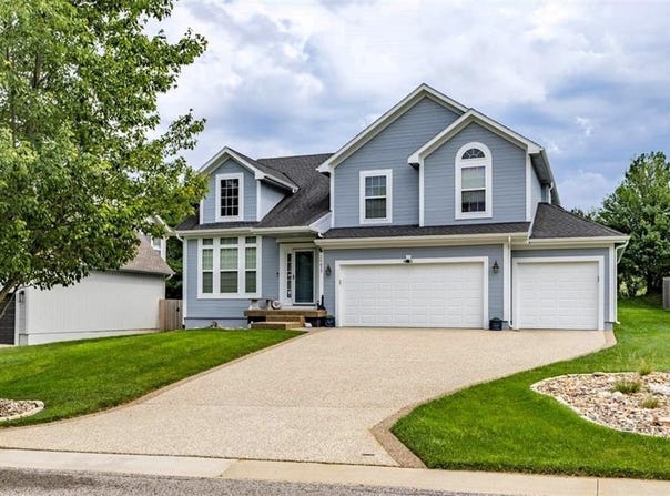 20827 W 102nd Street, Lenexa, KS 66220