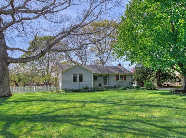 121 Fresh Pond Avenue, Calverton, NY 11933