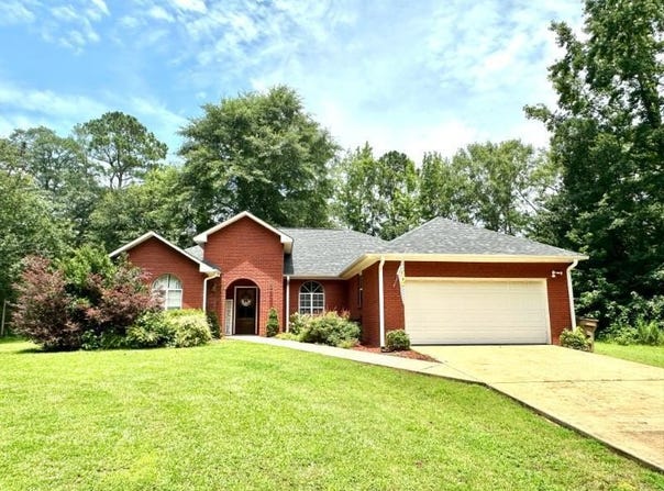 77 Indian Creek, Fulton, MS 38843