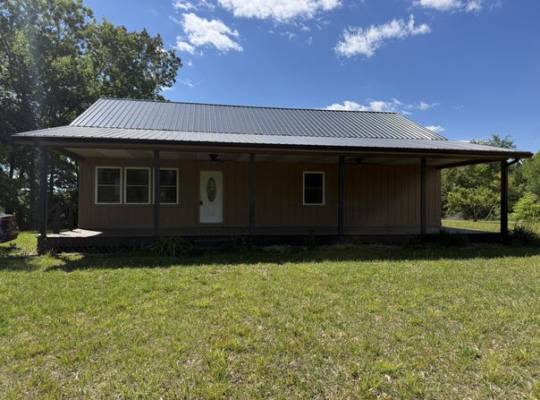 200 Hudson Lane, Russell Springs, KY 42642