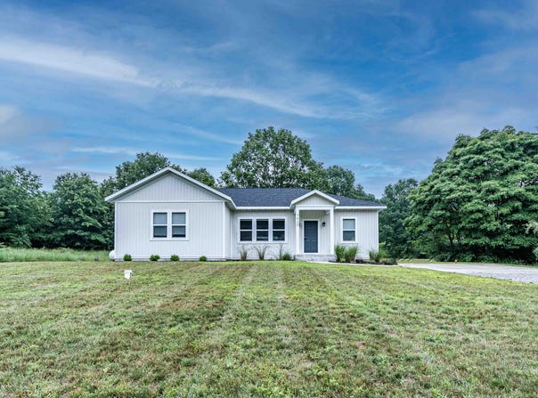 7920 W Juniper Beach Road, Mears, MI 49436